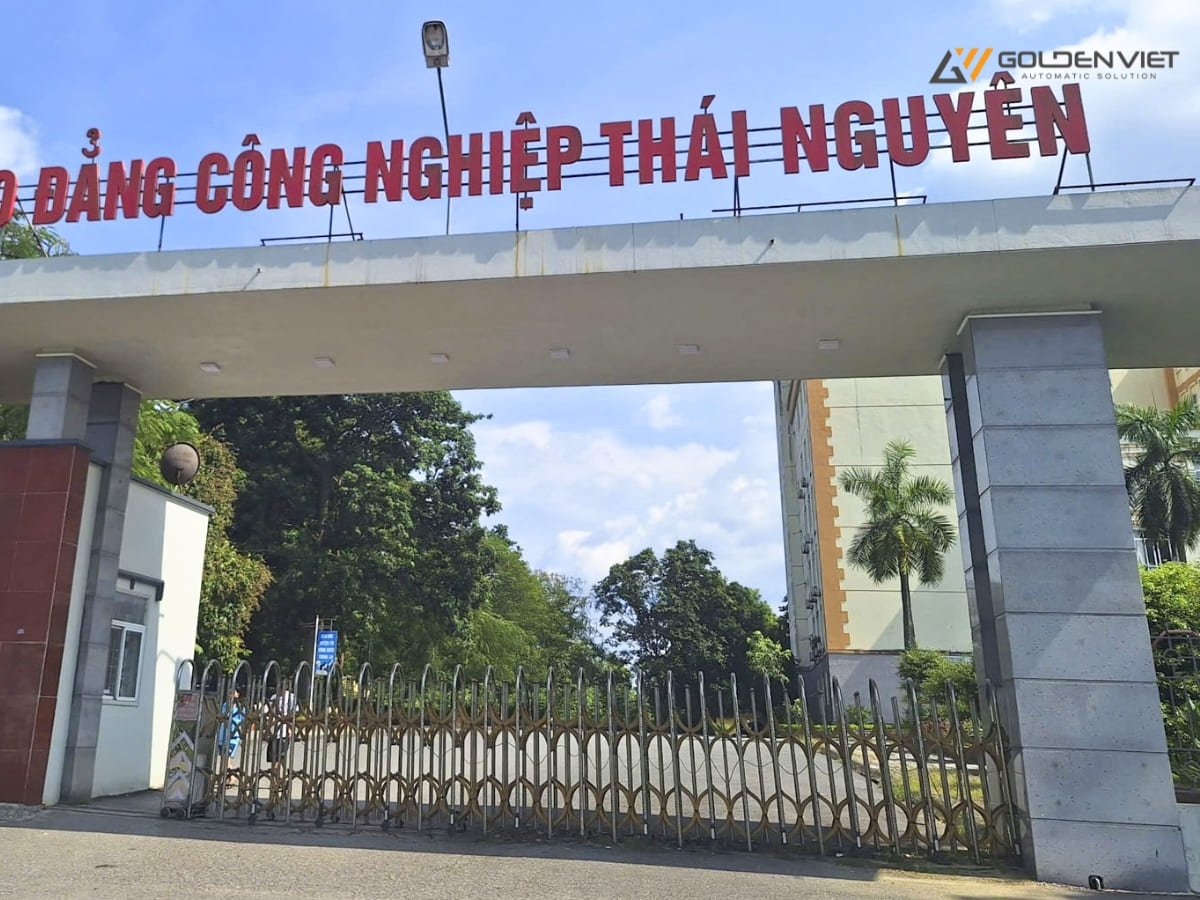Sửa cổng xếp cho nhà máy ở Thái Nguyên